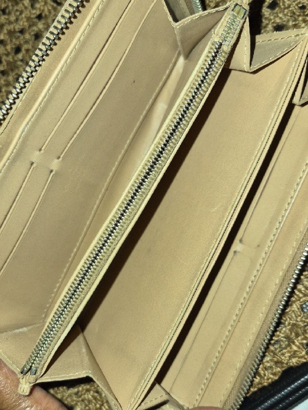 Authentic Vernis Embossed Zip Wallet in Tan - Picture 5 of 10